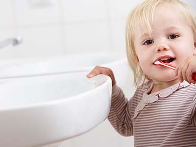 1歳の歯磨きのコツ｜虫歯予防のために1歳からできること